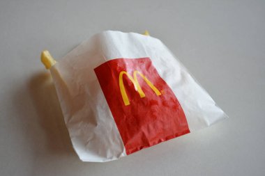 Quezon Şehri - Nisan. 28 Nisan 2019 'da Quezon City, Filipinler' de McDonalds normal boy patates kızartması..
