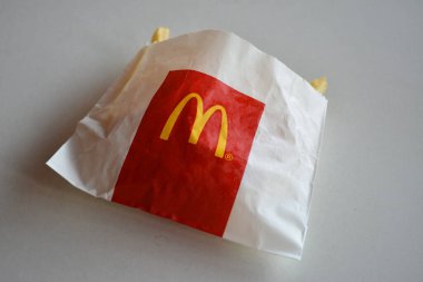 Quezon Şehri - Nisan. 28 Nisan 2019 'da Quezon City, Filipinler' de McDonalds normal boy patates kızartması..