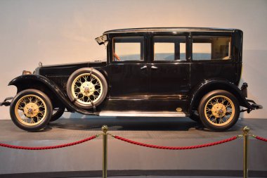 Quezon Şehri, PH-APR. 28: 1924 Packard Tek Altı Tur Model 233 sahibi Başkan Emilio Aguinaldo 28 Nisan 2019 tarihinde Quezon City, Filipinler 'de Başkanlık Araba Müzesi' nde sergilenmektedir..