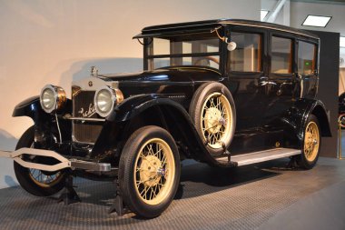 Quezon Şehri, PH-APR. 28: 1924 Packard Tek Altı Tur Model 233 sahibi Başkan Emilio Aguinaldo 28 Nisan 2019 tarihinde Quezon City, Filipinler 'de Başkanlık Araba Müzesi' nde sergilenmektedir..