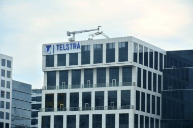 Pasay, PH - 15 Temmuz - Telstra binası ön cephesi 15 Temmuz 2018 Pasay, Filipinler. Telstra, telekomünikasyon ağları kuran ve işleten Avustralya 'nın en büyük telekomünikasyon şirketi..