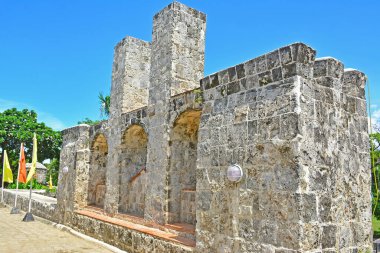CEBU, PH - 17 Haziran - Fort San Pedro cephesi 17 Haziran 2017, Cebu, Filipinler. Fort San Pedro İspanyol komutan Miguel Lopez de Legazpi tarafından inşa edilmiş bir askeri savunma yapısıdır..