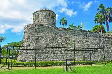 CEBU, PH - 17 Haziran - Fort San Pedro cephesi 17 Haziran 2017, Cebu, Filipinler. Fort San Pedro İspanyol komutan Miguel Lopez de Legazpi tarafından inşa edilmiş bir askeri savunma yapısıdır..