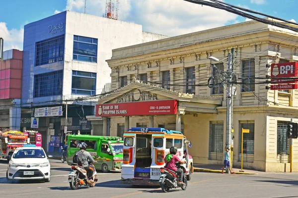 Cebu 6月17日 フィリピン銀行 Bpi の銀行ファサードが2017年6月17日にフィリピンのセブで — ストック写真