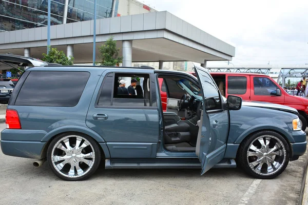 MARIKINA, PH - 28 Ağustos - Ford Kraliyet Otomobil Fuarı 'nda 28 Ağustos 2018 tarihinde Marikina, Filipinler.