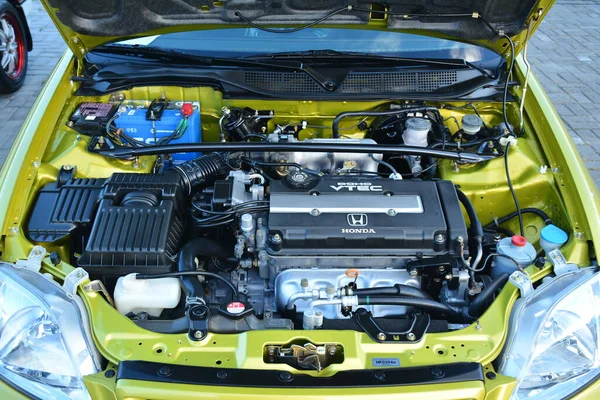 Dohc Royalty-Free Images, Stock Photos & Pictures