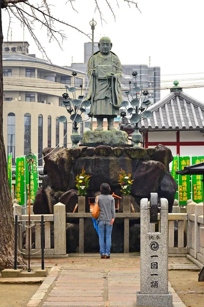 Osaka April Shitennoji Tempel Monnik Standbeeld April 2017 Osaka Japan — Stockfoto