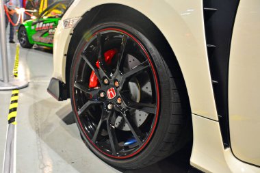 PAsay, PH - 19 Mayıs - Honda civic type r wheel 19 Mayıs 2018 tarihinde Pasay, Filipinler 'de Trans Sport Show' da.