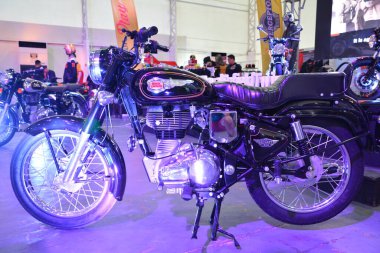 PASIG, PH - 9 Mart - Royal Enfield mermisi 350 motosiklet Ride Ph motosiklet gösterisi 9 Mart 2019 Pasig, Filipinler.