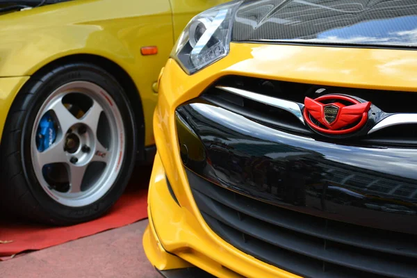Manila November Hyundai Genesis Coupé Emblem Auf Der Transknight Transport — Stockfoto