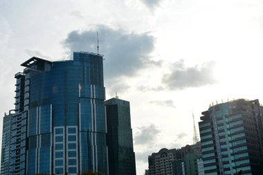 PASIG, PH - NOV 17 - 17 Kasım 2018 'de Pasig, Filipinler' de bir şirket binası cephesi.