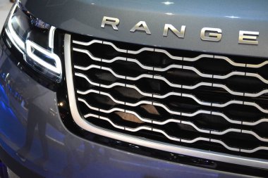 Pasay, PH - OCT 27 - Filipin Uluslararası Motor Fuarı 'nda Land Rover Range Velar Grill 27 Ekim 2018, Pasay, Filipinler.