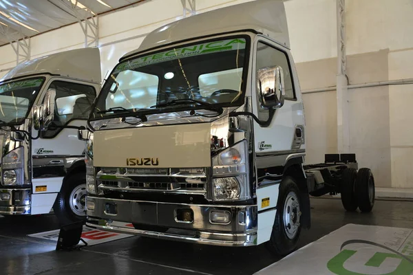 Pasig Maio Isuzu Caminhão Chassi 1St Trip Reconstruído Caminhão Show — Fotografia de Stock