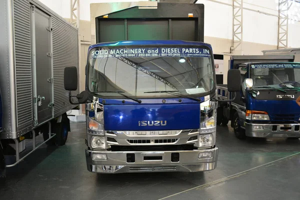 Pasig Maggio Camion Con Ala Isuzu 1St Trip Rebuilt Truck — Foto Stock