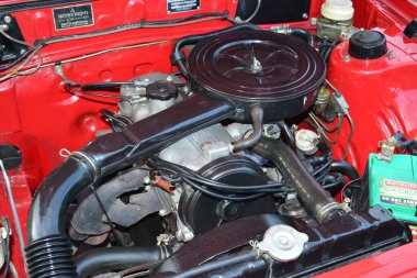 QUEZON CITY, PH - APR 13 - Mitsubishi Lancer motor motoru 13 Nisan 2019 'da Quezon City, Filipinler' de Rev up araba fuarında.