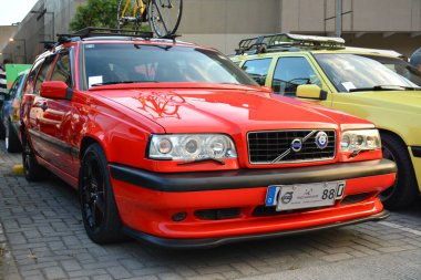 QUEZON CITY, PH - 13 APR - Volvo 850 T5 wagon 13 Nisan 2019 'da Quezon City, Filipinler' de Rev Up araba fuarında.