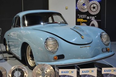 PAsay, PH - 25 Mayıs - 25 Mayıs 2019 tarihinde Pasay, Filipinler 'de 25. Trans Spor Şovunda Porsche vintage araba.
