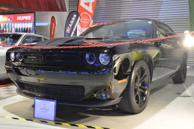 PAsay, PH - 25 Mayıs - 2019 Dodge Challenger 25 Mayıs 2019 tarihinde Pasay, Filipinler 'de.