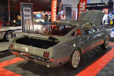 PAsay, PH - 25 Mayıs - 1965 Ford Mustang Fastback 25 Mayıs 2019 tarihinde Pasay, Filipinler 'de Trans Sport Show' da.
