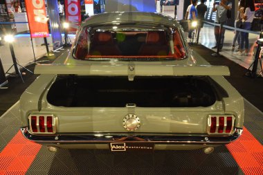 PAsay, PH - 25 Mayıs - 1965 Ford Mustang Fastback 25 Mayıs 2019 tarihinde Pasay, Filipinler 'de Trans Sport Show' da.