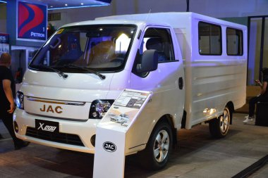 PAsay, PH - APR 7 - Jac motorlar x200 Minibüs 7 Nisan 2019 tarihinde Pasay, Filipinler 'de Manila Uluslararası Otomobil Fuarı' nda.