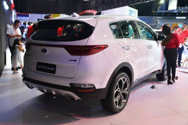 Pasay, PH - APR 7 - Manila Uluslararası Otomobil Fuarı 'nda Kia spor cipi 7 Nisan 2019, Pasay, Filipinler.