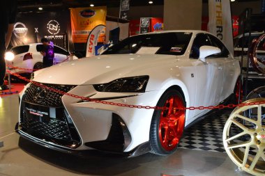 Pasay, PH - 30 NOV - Lexus Manila Oto Salon araba fuarında 350 fsport 30 Kasım 2018 tarihinde Pasay, Filipinler.