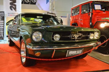 PAsay, PH - 30 Kasım 2018 tarihinde Manila Oto Salon araba fuarında Ford Mustang.