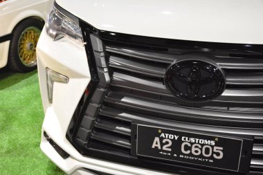 PAsay, PH - 30 Kasım 2018 'de Filipinler' de Manila Oto Salon araba fuarında Toyota falcı SUv.