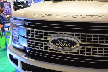 PAsay, PH - 30 NOV Ford F350 30 Kasım 2018 tarihinde Pasay, Filipinler 'de Manila Oto Salon araba fuarında süper görev aldı..