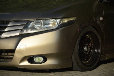 Pasay, PH-8 - Honda şehir farları 8 Aralık 2018 tarihinde Pasay, Filipinler 'de Bumper' dan Bumper 'a araba fuarında.