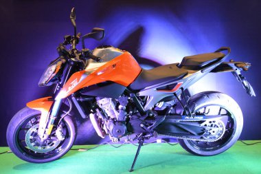 Pasay, PH - 24 Mart - KTM dükü 790 motosiklet 24 Mart 2019 tarihinde Filipinler 'in Pasay kentinde gerçekleştirildi..