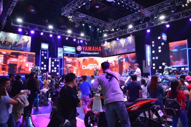 Pasay, PH - MAR 24 - Yamaha motosiklet standı 24 Mart 2019 tarihinde Pasay, Filipinler 'de gerçekleştirildi.