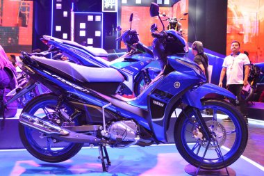 Pasay, PH - MAR 24 - Yamaha Vega kuvvet motosikleti 24 Mart 2019 tarihinde Pasay, Filipinler 'de gerçekleştirildi..