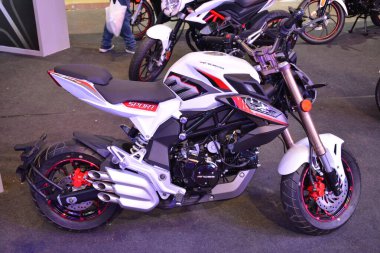 PAsay, PH - MAR 24 - Andes spor motosikleti 24 Mart 2019 tarihinde Pasay, Filipinler 'de gerçekleştirilen Inside Racing Motor Festivali ve Ticaret Fuarı' nda.