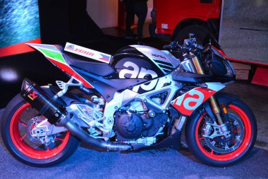 Pasay, PH - 24 Mart 2019 tarihinde Filipinler 'in Pasay kentinde gerçekleştirilen Inside Racing Motor Bisiklet Festivali ve Ticaret Fuarı' nda.