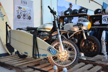 Pasay, PH - MAR 24 - 24 Mart 2019 tarihinde Filipinler 'in Pasay kentinde gerçekleştirilen Inside Racing Motor Festivali ve Ticaret Fuarı' nda Royal Enfield motorsikleti.