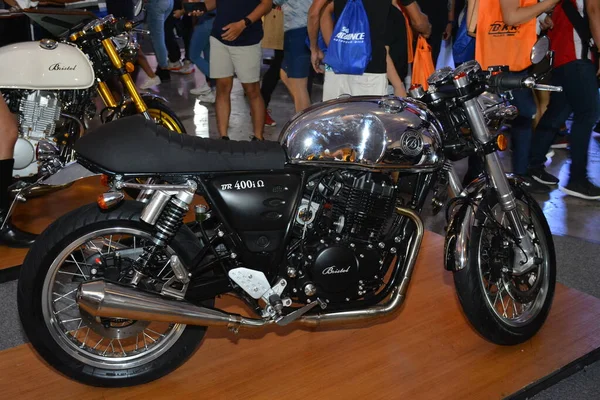 Pasay Mar Bristol 400IオートバイでInside Racing Motor Bike Festival Trade Showで2019年3月24日にフィリピンのPasayで開催されます — ストック写真