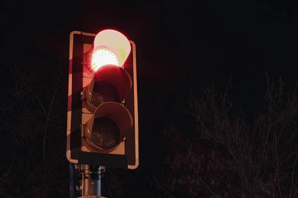 red light, traffic light, night, dark concept