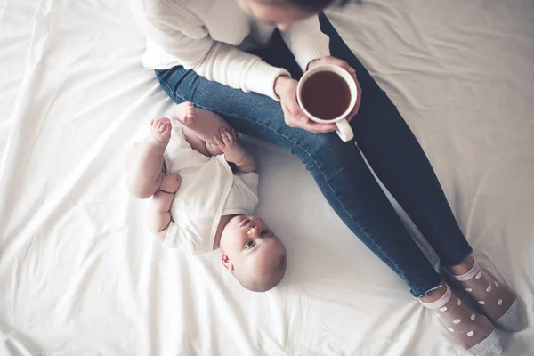 Mother Drinking Tea Lying Baby Bed Motherhood Maternity Good Morning — Stock Photo, Image