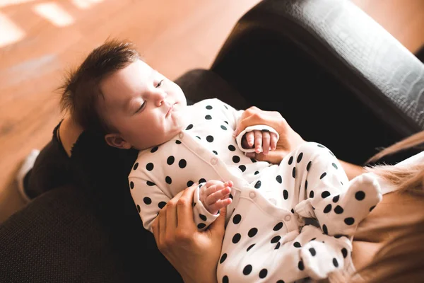 Mother Holding Baby Bed Close Motherhood Maternity — Stock Photo, Image