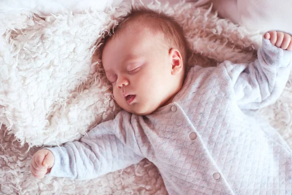 Bambino Che Dorme Letto Primo Piano Buongiorno Ciao Vista Dall — Foto Stock