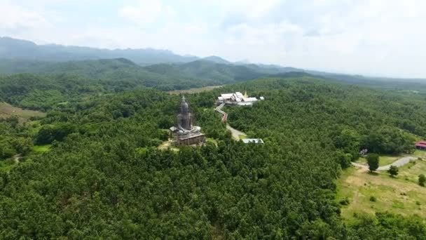 Vue Aérienne Révélée Du Bouddha Volant Par Drone — Video