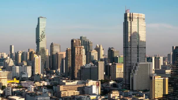 观望曼谷的夜景和商务中心的成长 时间流逝4K — 图库视频影像