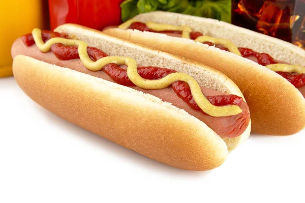 Hotdog con bevanda alla cola su sfondo bianco — Foto Stock