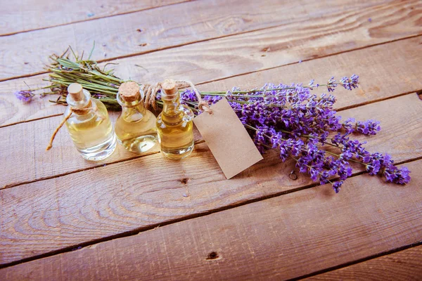 Natuurlijke cosmetica van lavendel en honing — Stockfoto