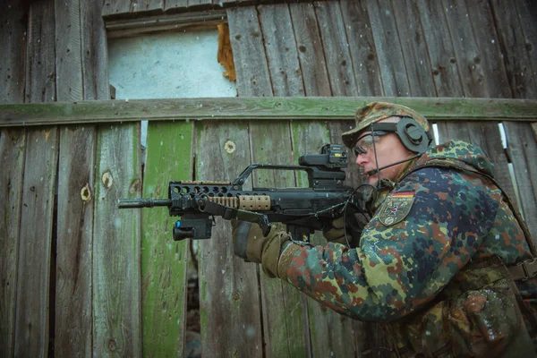 Los militares cambian su disposición. Soldado Bundeswehr . — Foto de Stock