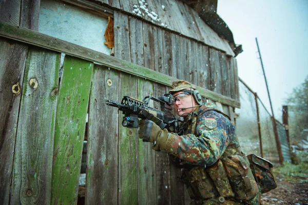 Los militares cambian su disposición. Soldado Bundeswehr . — Foto de Stock