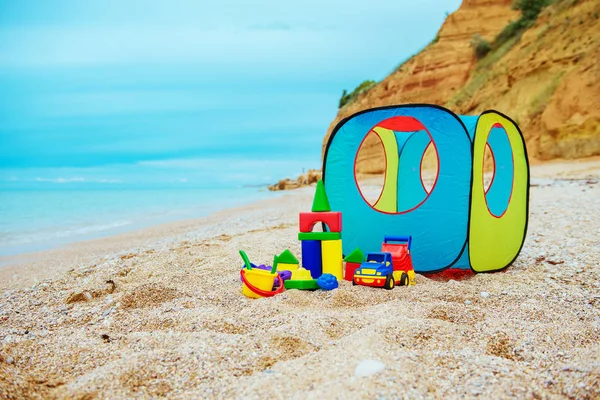 Children's tent and children's toys — Stock Photo, Image