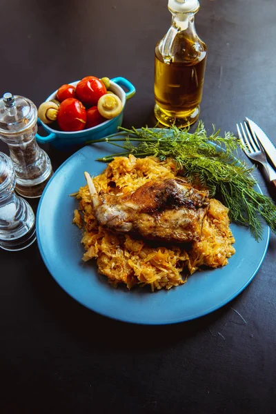 Guiso Chucrut Con Carne Frita Conejo Frito — Foto de Stock